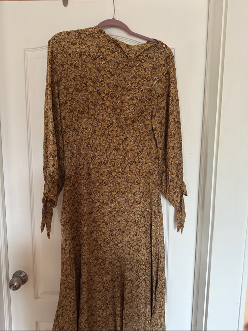 Doen Golden Floral Long Sleeve Midi Dress